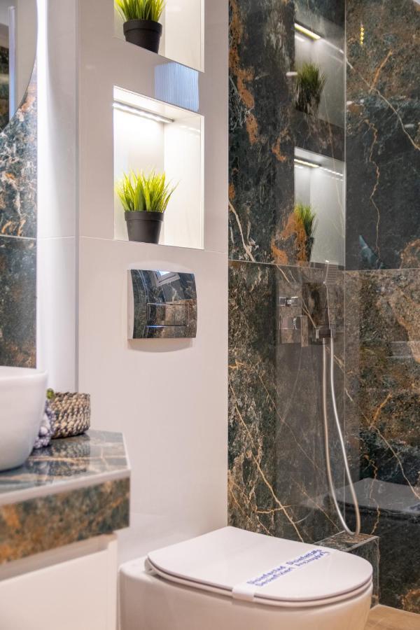 Sithoniars Luxury Ground Floor Apartment With Private Garden 네오스마르마라스 외부 사진