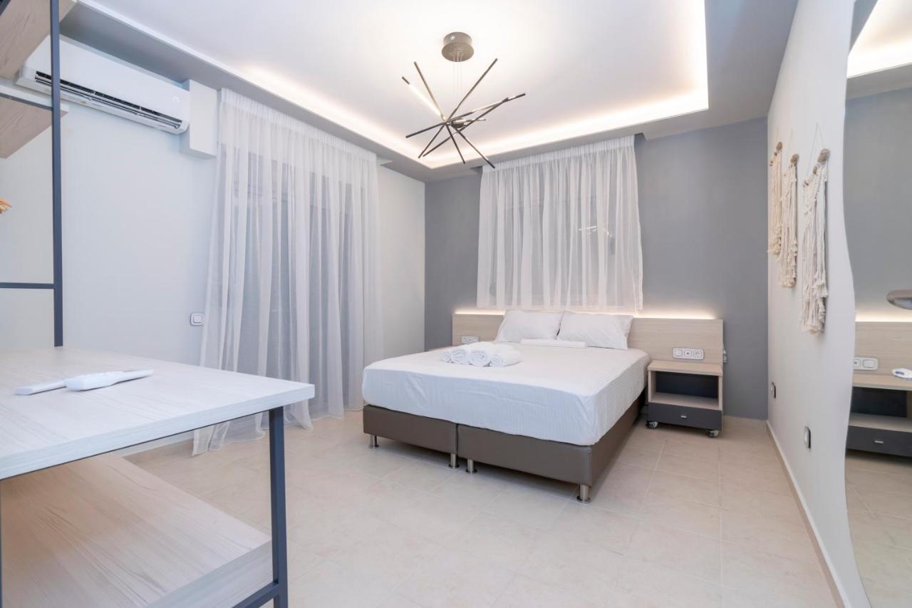 Sithoniars Luxury Ground Floor Apartment With Private Garden 네오스마르마라스 외부 사진