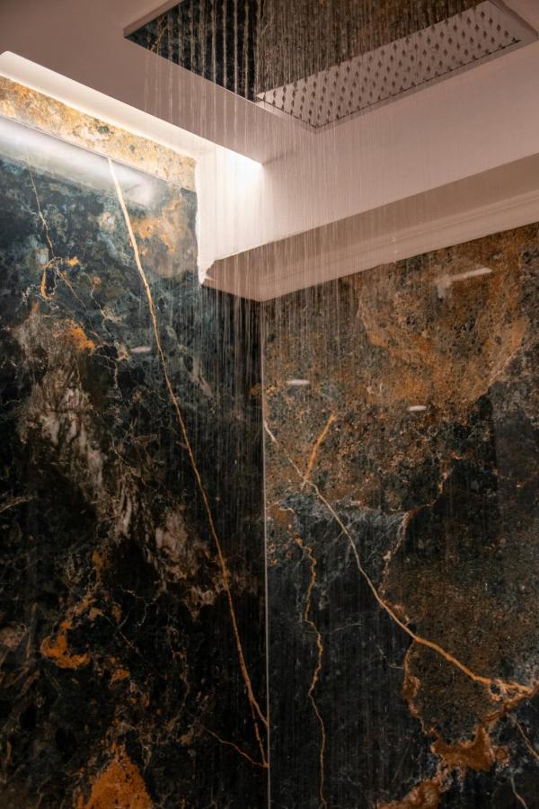 Sithoniars Luxury Ground Floor Apartment With Private Garden 네오스마르마라스 외부 사진