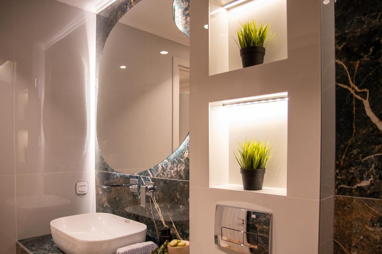 Sithoniars Luxury Ground Floor Apartment With Private Garden 네오스마르마라스 외부 사진